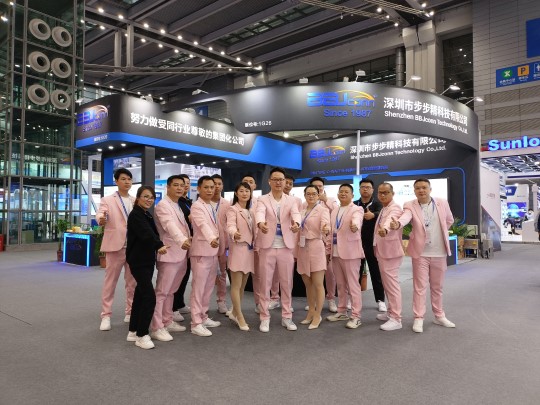2020年ELEXCON電子展服務(wù)隊(duì)伍